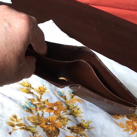 Authentic Louis Vuitton vintage bifold wallet - Picture 4 of 8